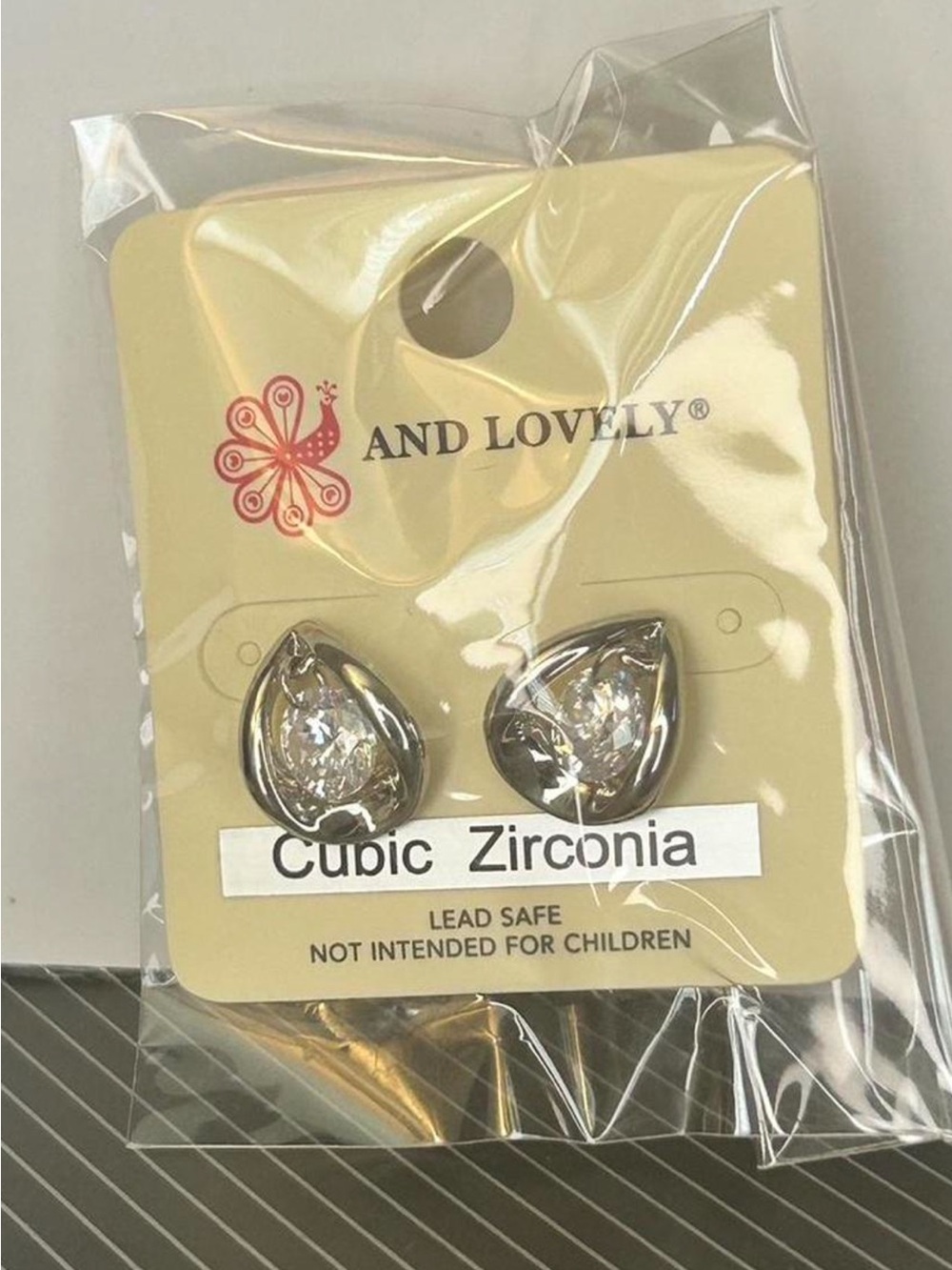 ⭐️ Silver Teardrop Cubic Zirconia Earrings - Clear
